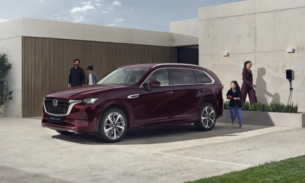 2025 CX 80 Launch Sideshot 02 1000X600 (1)