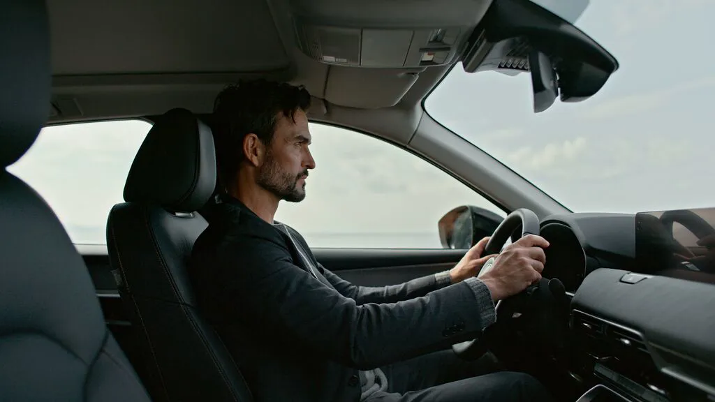 Medium Human Centricity Still006 16X9